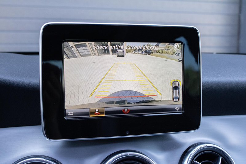 Mercedes-Benz CLA 180 Buss AMG PANO CAMERA CARPLAY LED — photo 25