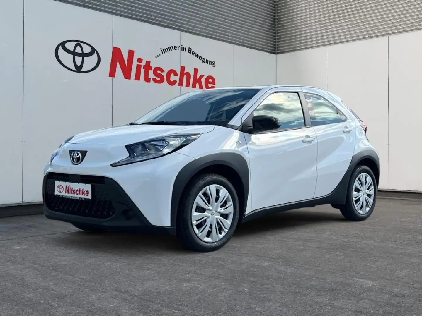 Toyota Aygo X 1.0 L Business Edition Alb - 1