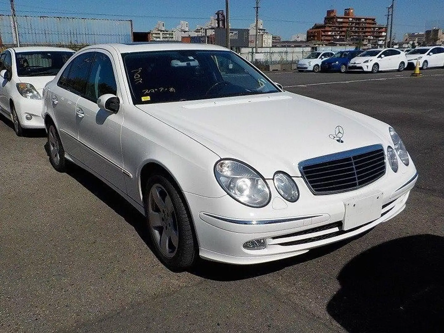 Mercedes-Benz E 500 Avantgarde, Nur 67.000 km, Top Ausstattung Beyaz - 1