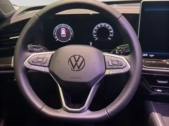 Volkswagen Passat view 9