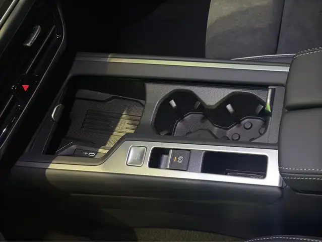 Volkswagen Passat view 11