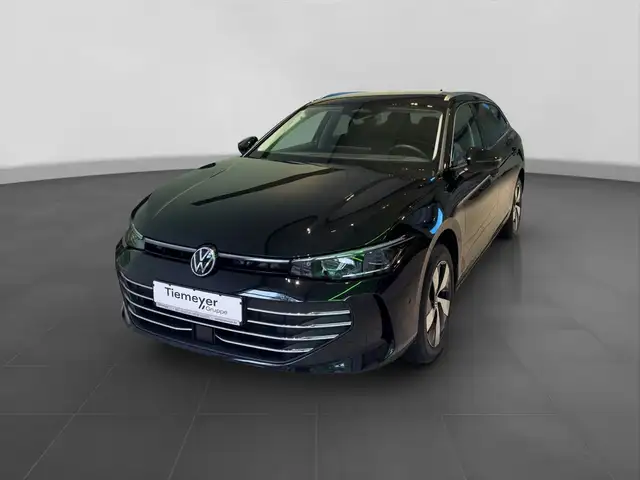 Volkswagen Passat view 2