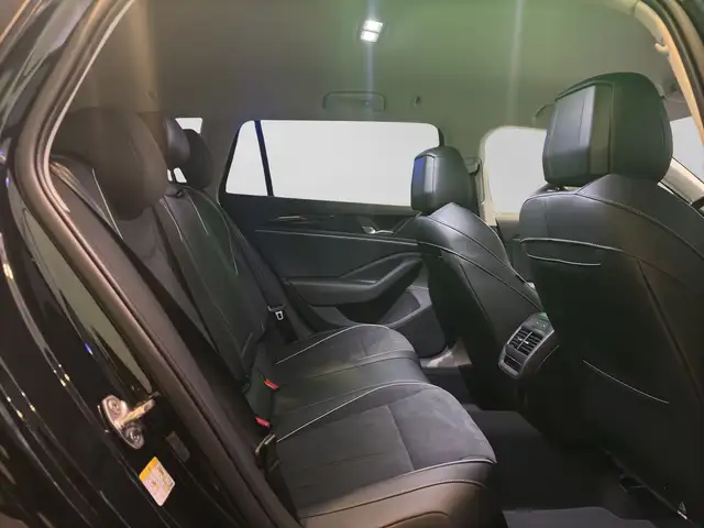 Volkswagen Passat view 6
