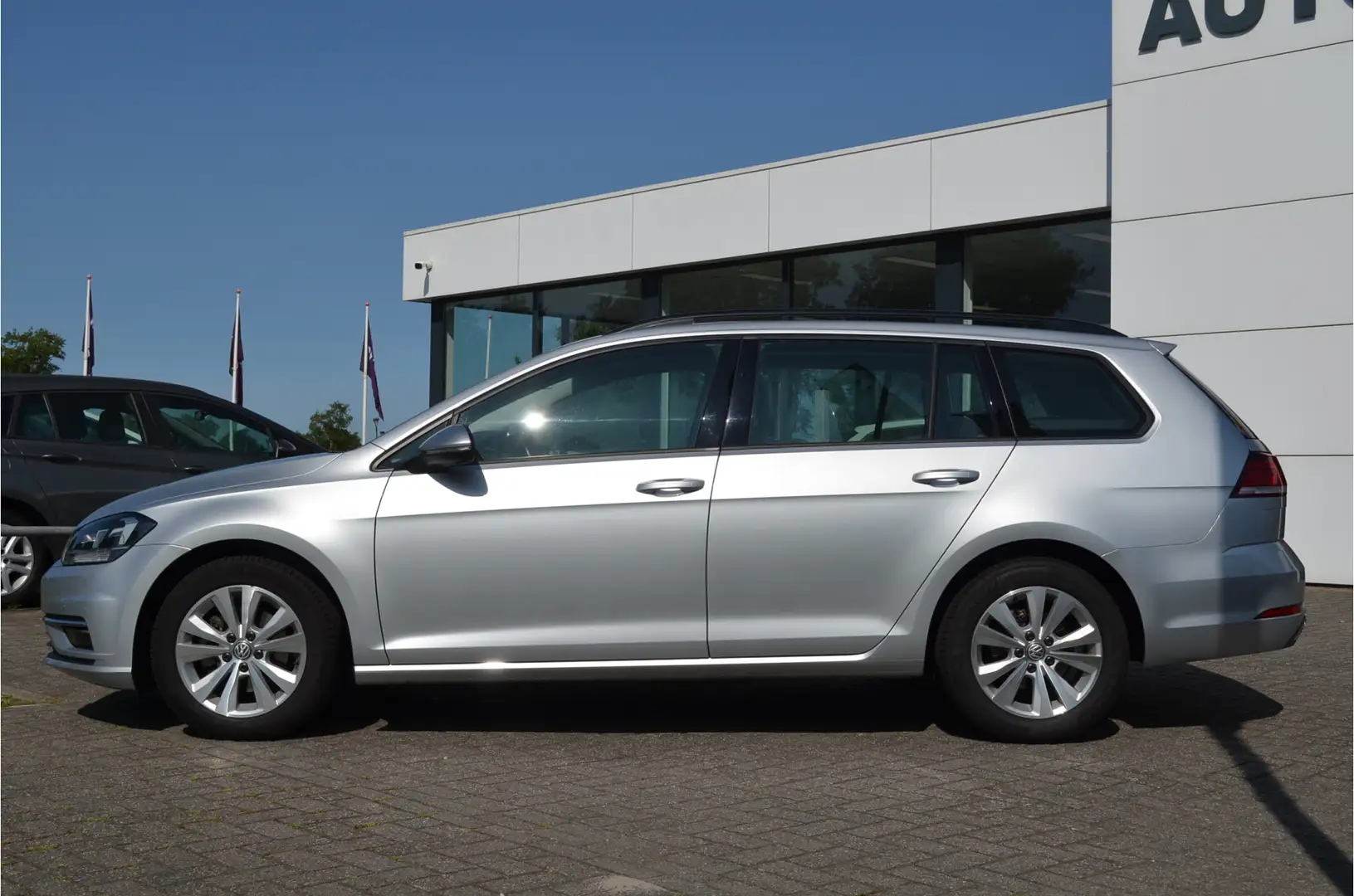 Volkswagen Golf Variant 1.0 TSI Comfortline Carplay | Stoelverwarming | 1/ Grau - 2