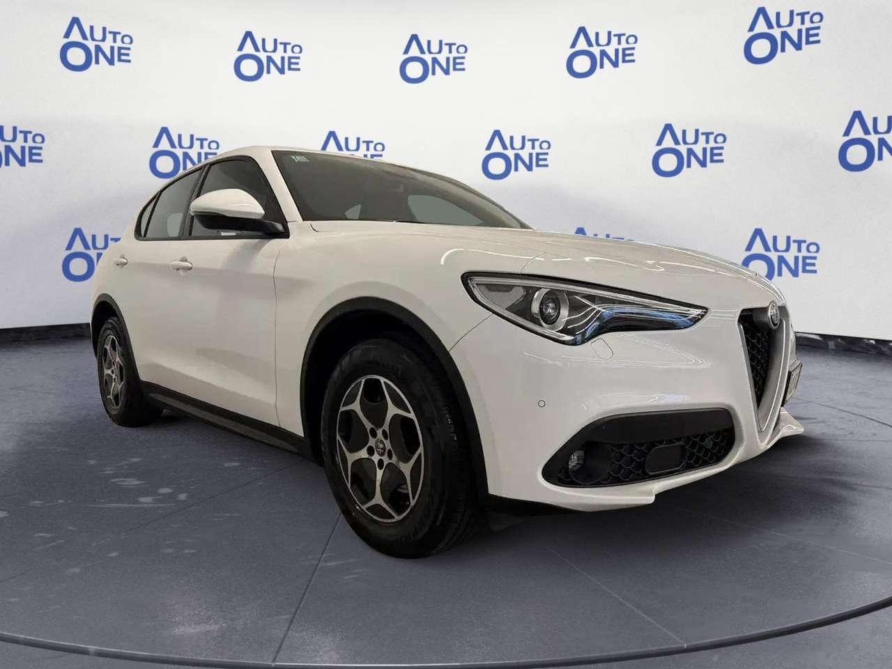 Alfa Romeo Stelvio 2.2 Turbo Diesel 190CV Business AT8 Q4 -**