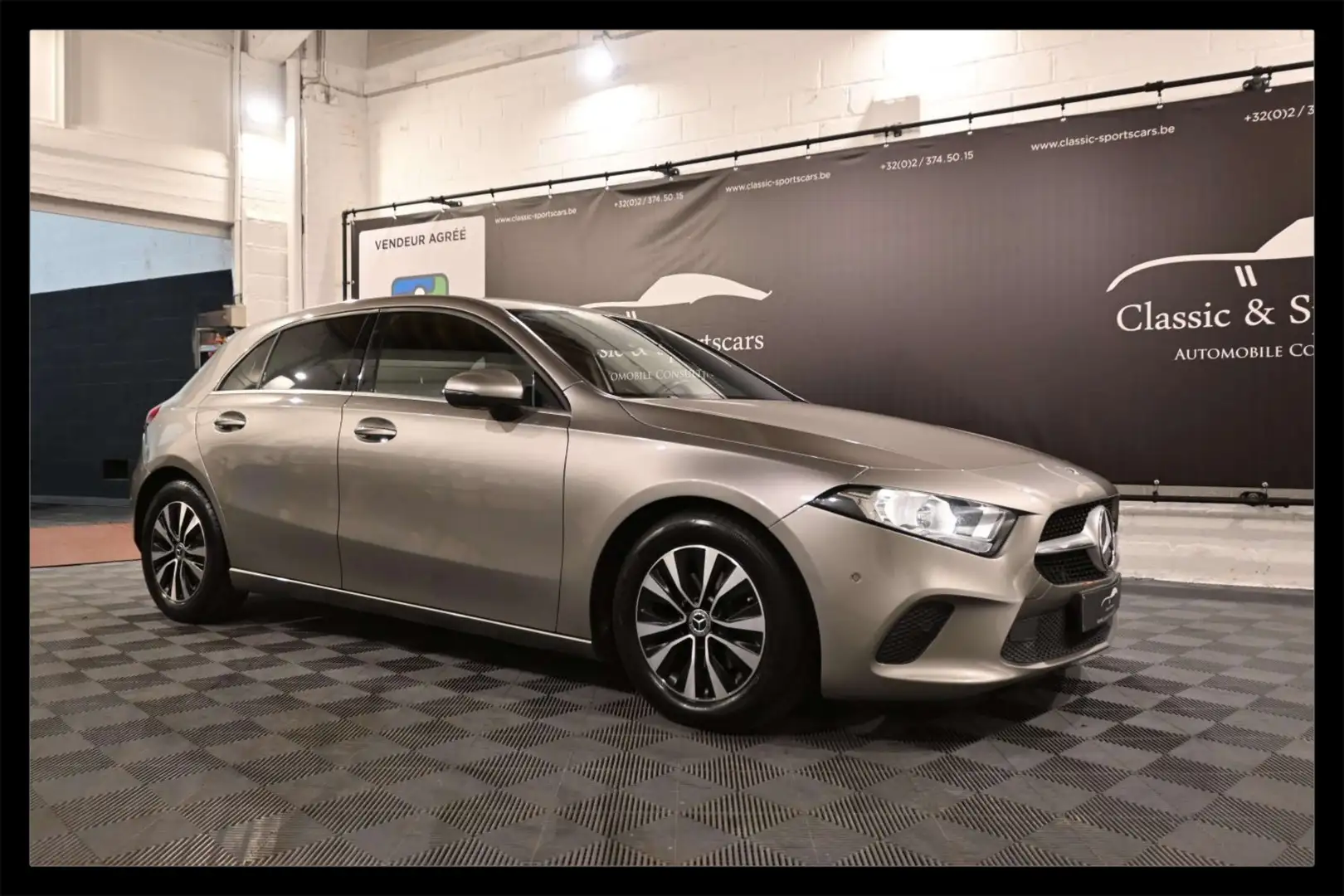 Mercedes-Benz A 180 A 180 d AUTO / EURO 6d / CAMERA / CARPLAY / CUIR Gris - 1