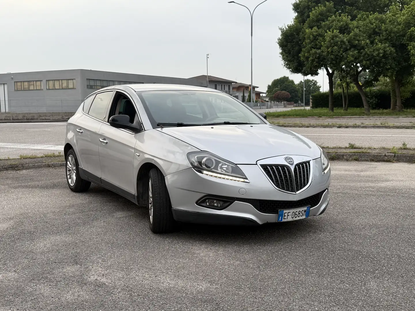 Lancia Delta 1.6 mjt Argento 120cv dpf - 2