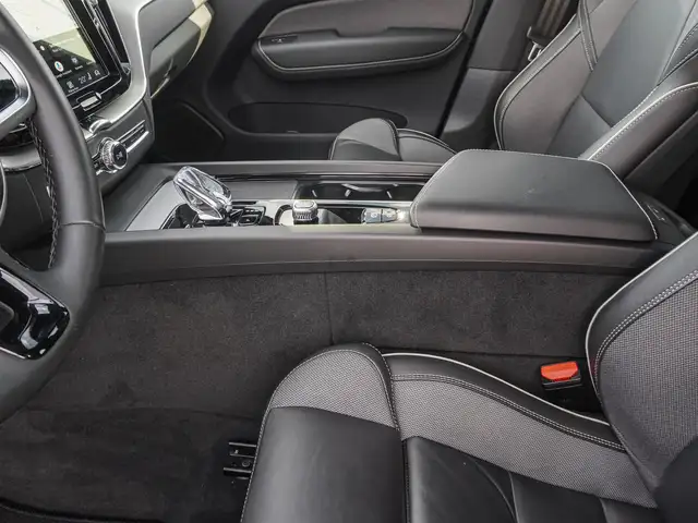 Volvo XC60 view 15