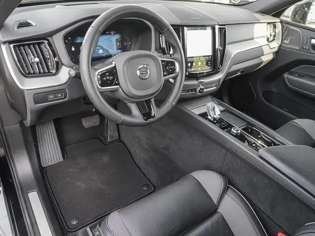 Volvo XC60 view 9