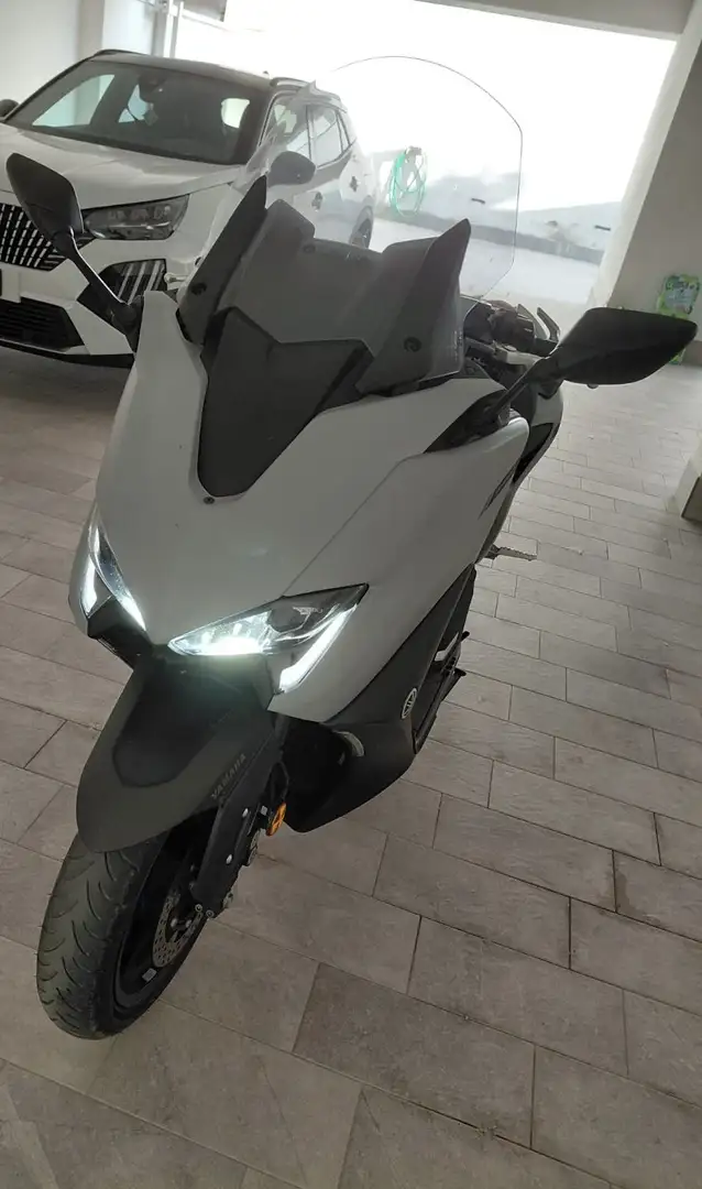 Yamaha TMAX 560 Icon Gray - 1
