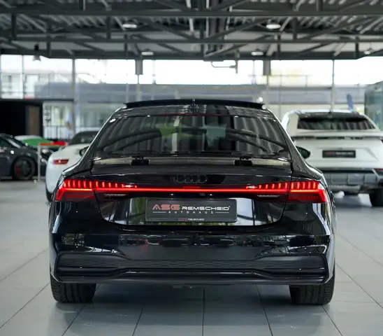 Audi A7 view 12