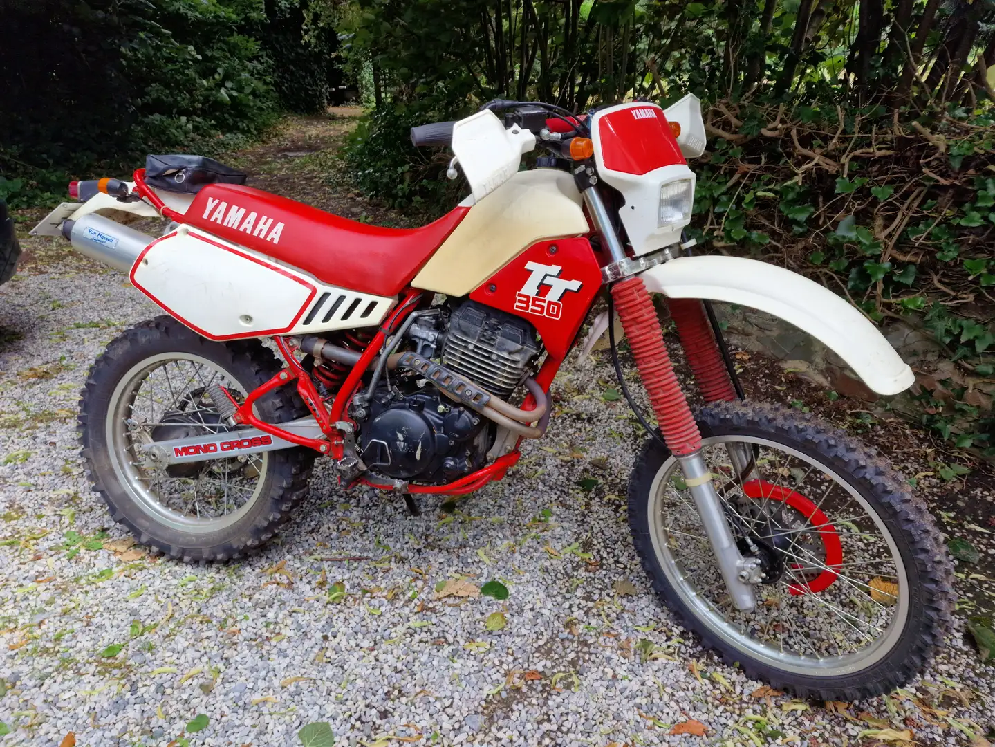 Yamaha TT 350 Roşu - 1