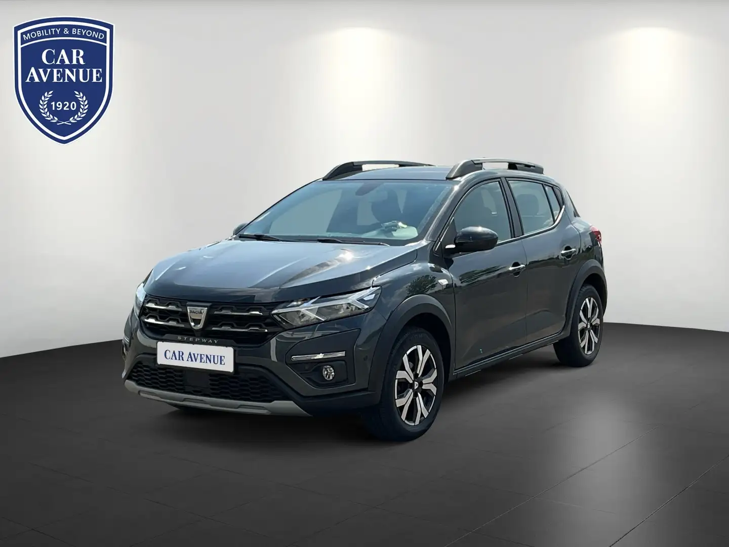 Dacia Sandero Stepway Comfort TCe 90 CVT Grijs - 1