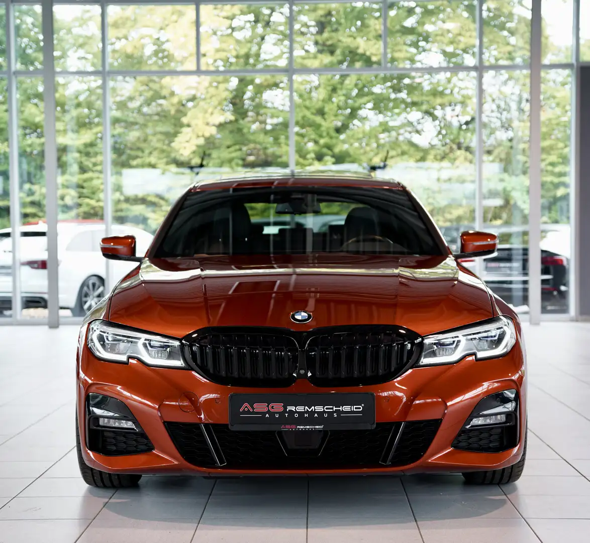 BMW 330 i Limousine M Sportpaket *2.H *19 *ACC *GSD Orange - 2