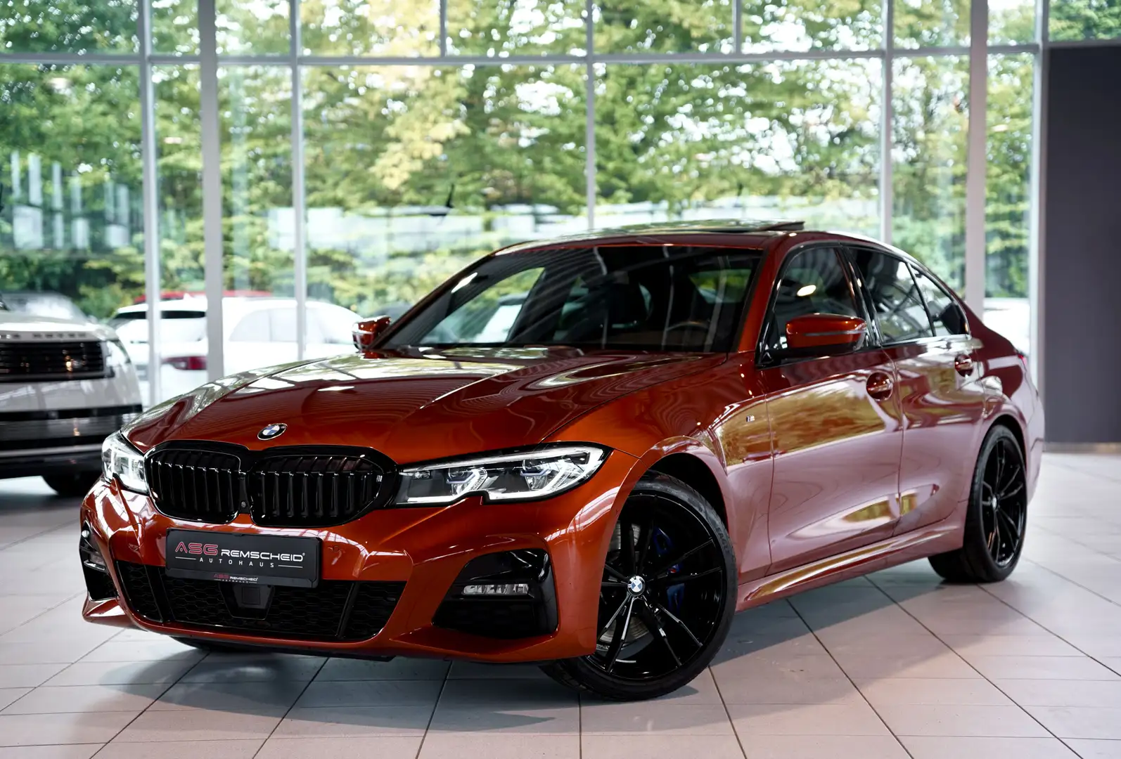 BMW 330 i Limousine M Sportpaket *2.H *19 *ACC *GSD Orange - 1