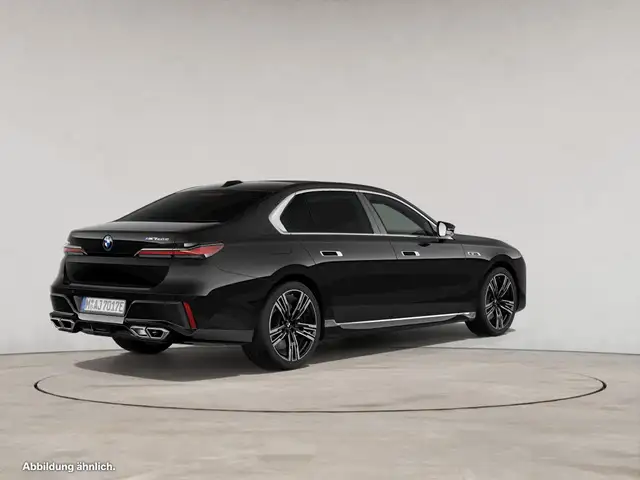BMW 7 Series view 2