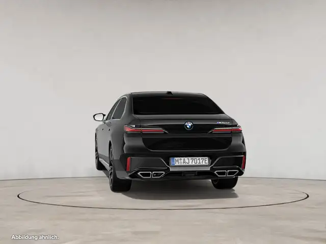 BMW 7 Series view 7
