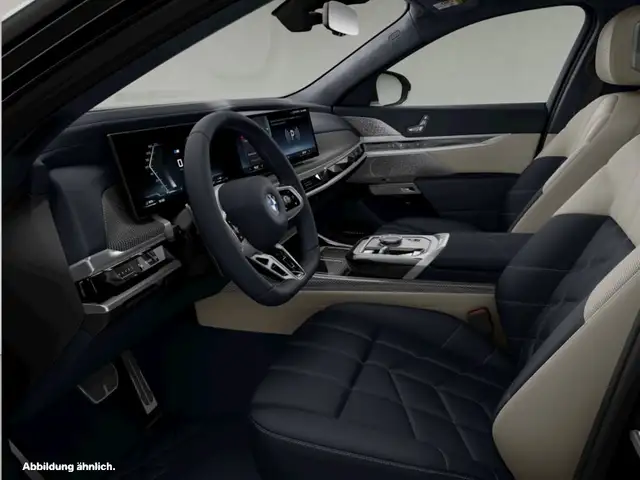 BMW 7 Series view 3