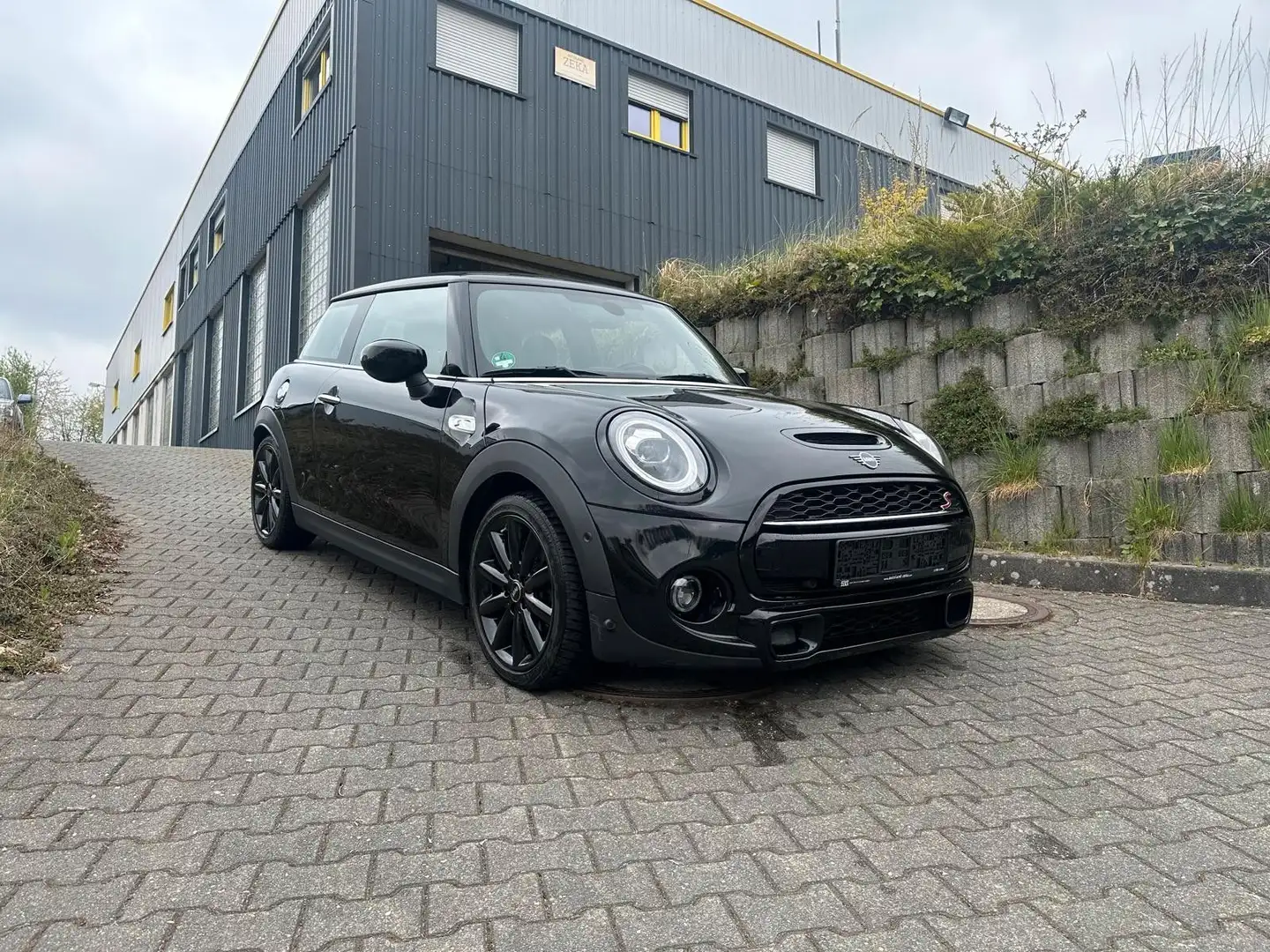 MINI Cooper S COOPER S*3-trg.*SHZ*PDC*NAVI Schwarz - 1