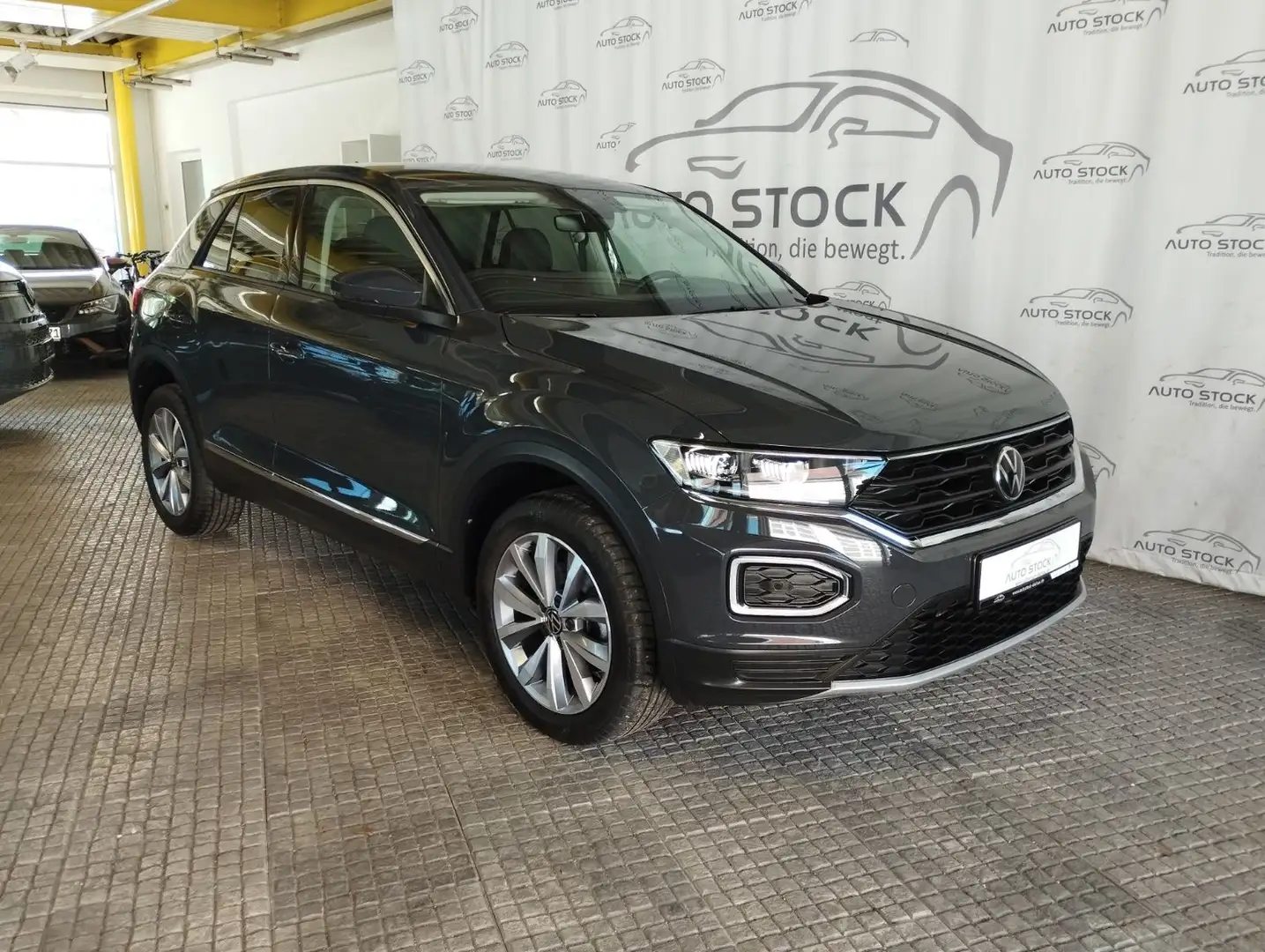 Volkswagen T-Roc 1.5 TSI DSG Style LED PDC Sitzheiz. App Co Grigio - 1