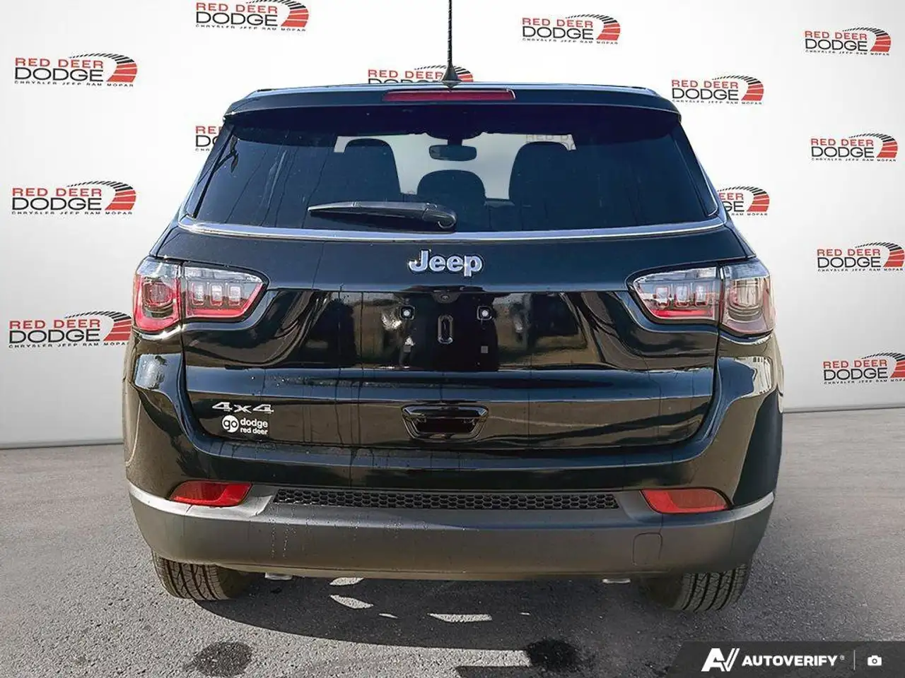 Jeep Compass photo Jeep Compass