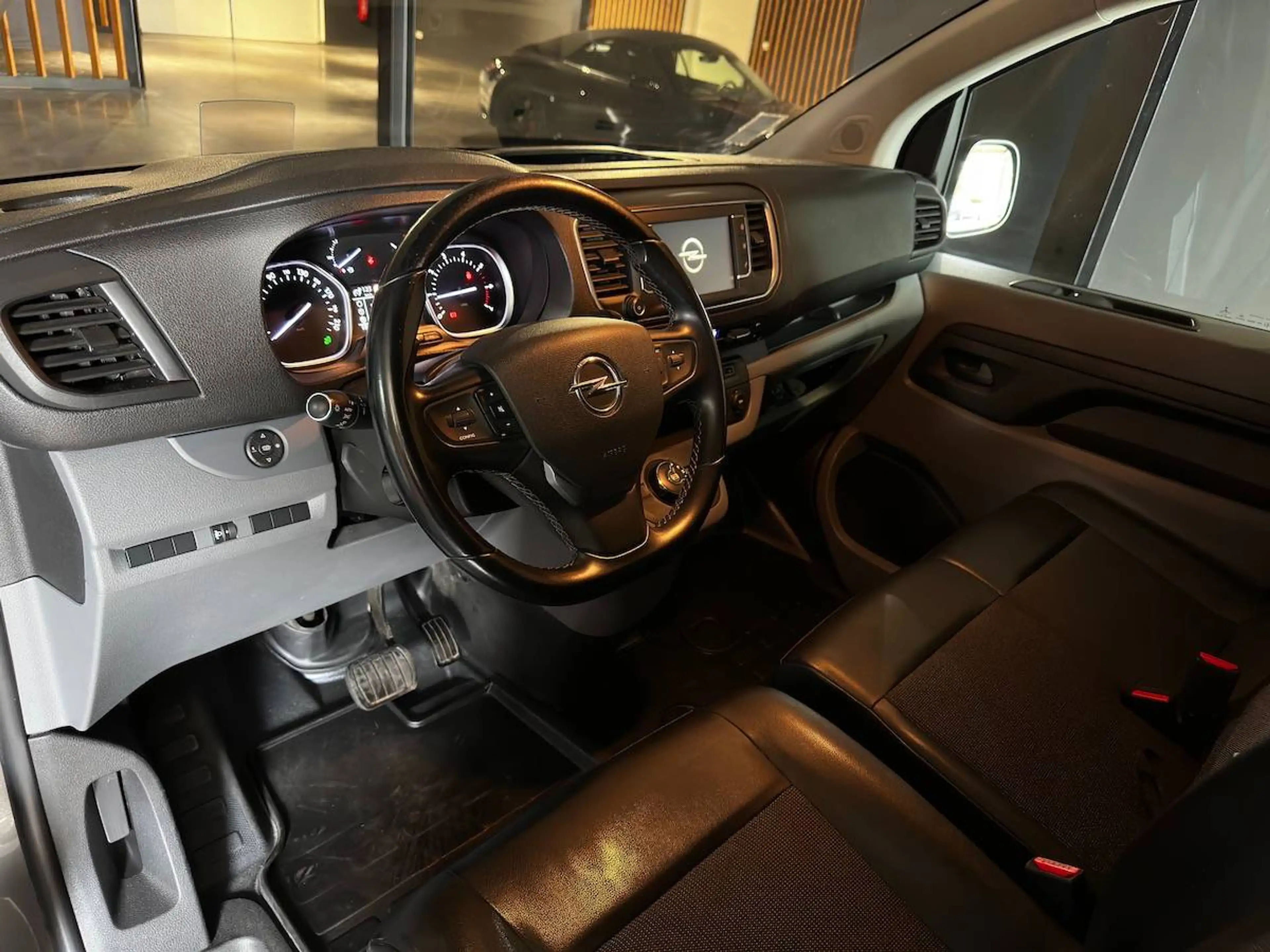 Opel Vivaro 2.0 TD S/S | 360° | Sensor | ACC | Carplay | ... — photo 12