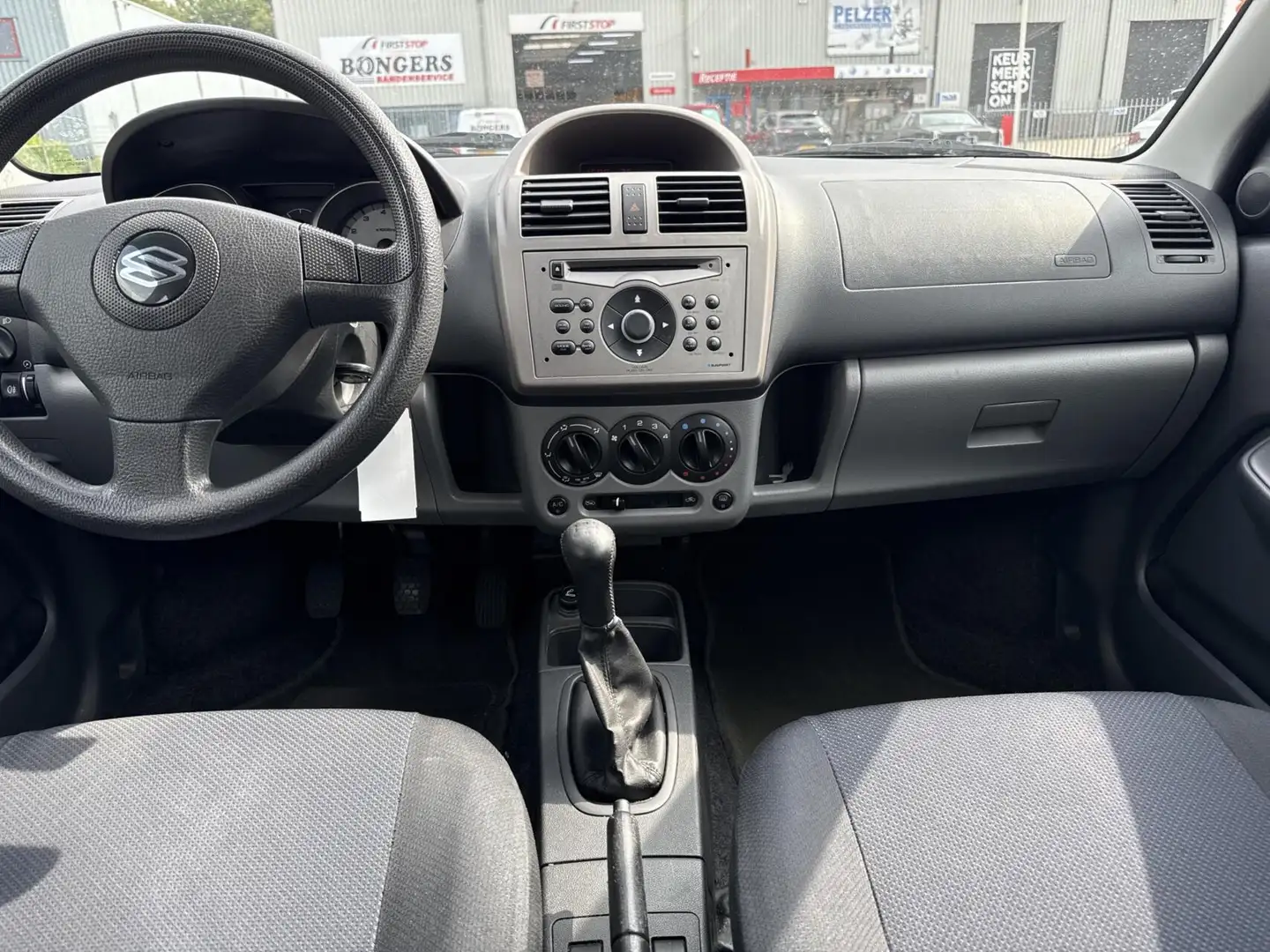 Suzuki Ignis 1.3-16V FREESTYLE, airco, trekhaak, achterspoiler, Grijs - 2