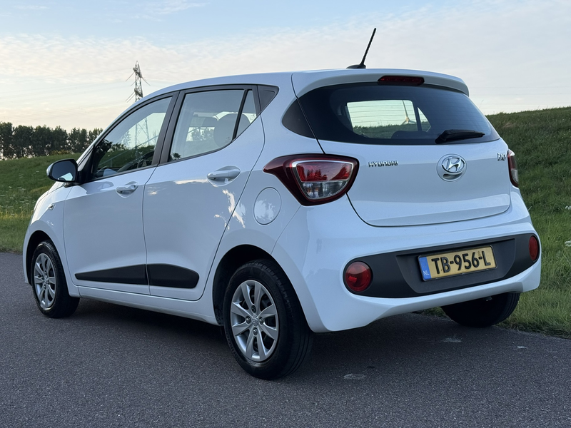 Hyundai i10 1.0i Comfort | Cruise Control | Apple Carplay | Ai — photo 2