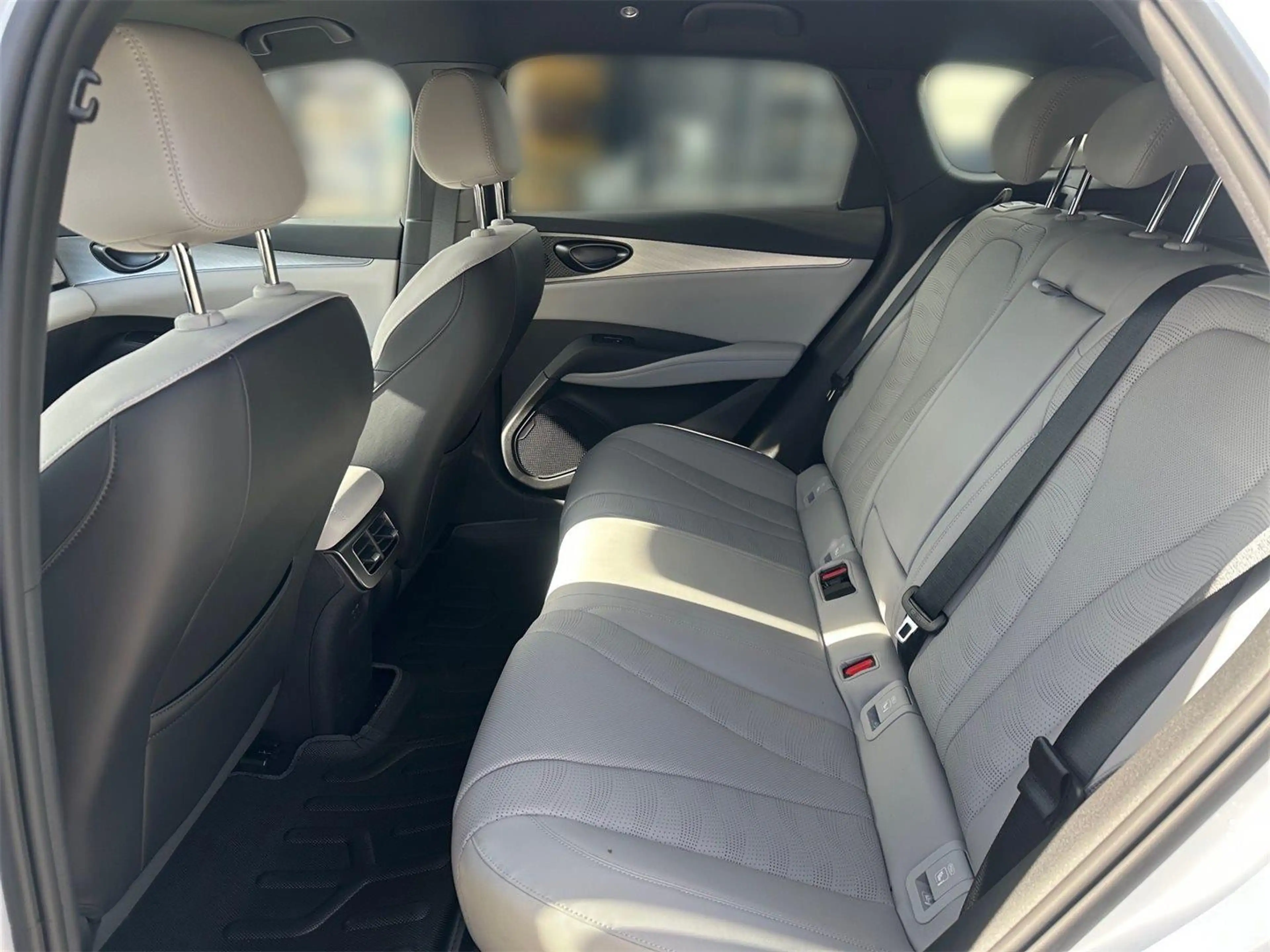 BYD Seal 6 DM-i Touring Comfort — photo 8