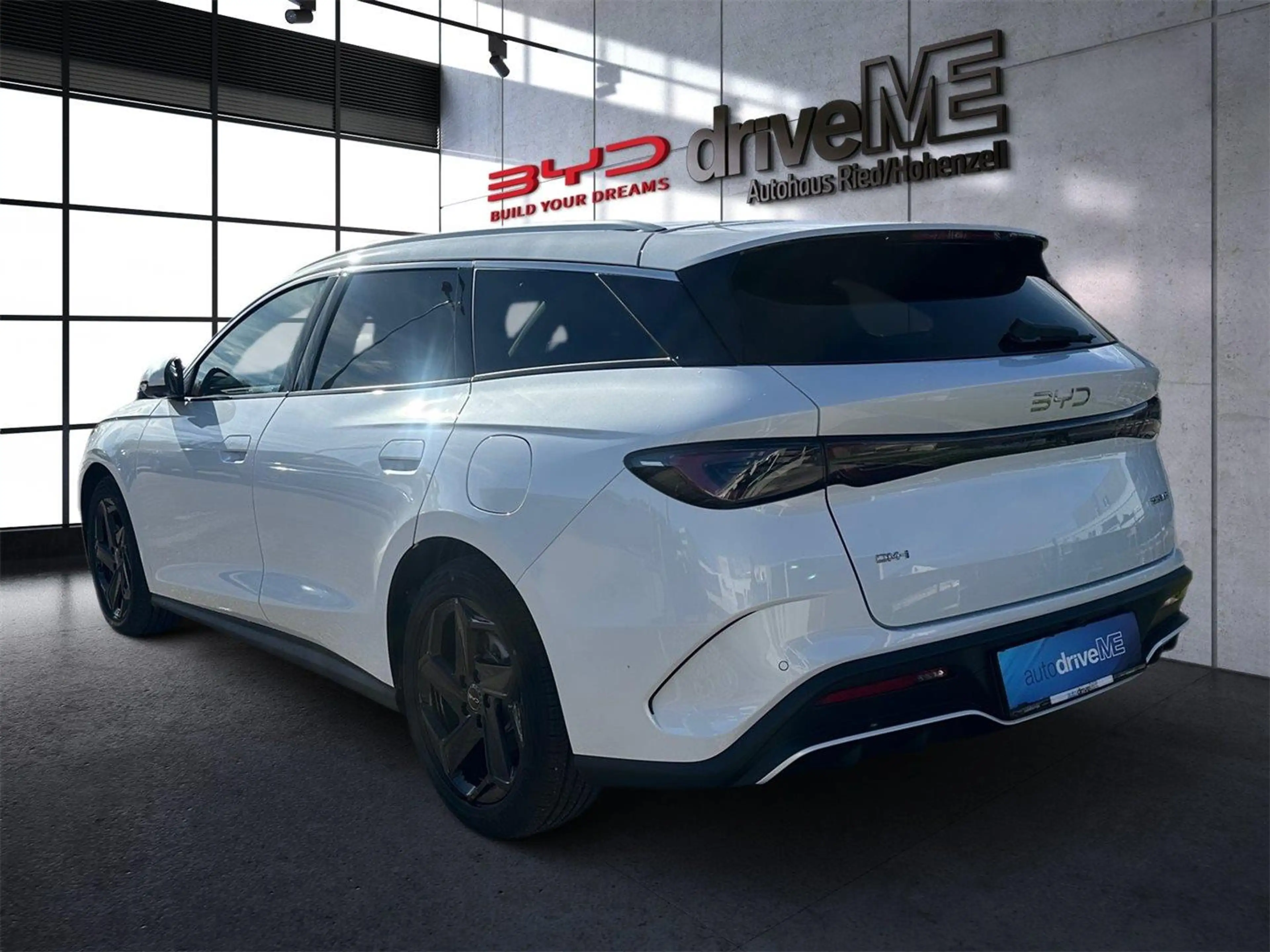 BYD Seal 6 DM-i Touring Comfort — photo 11