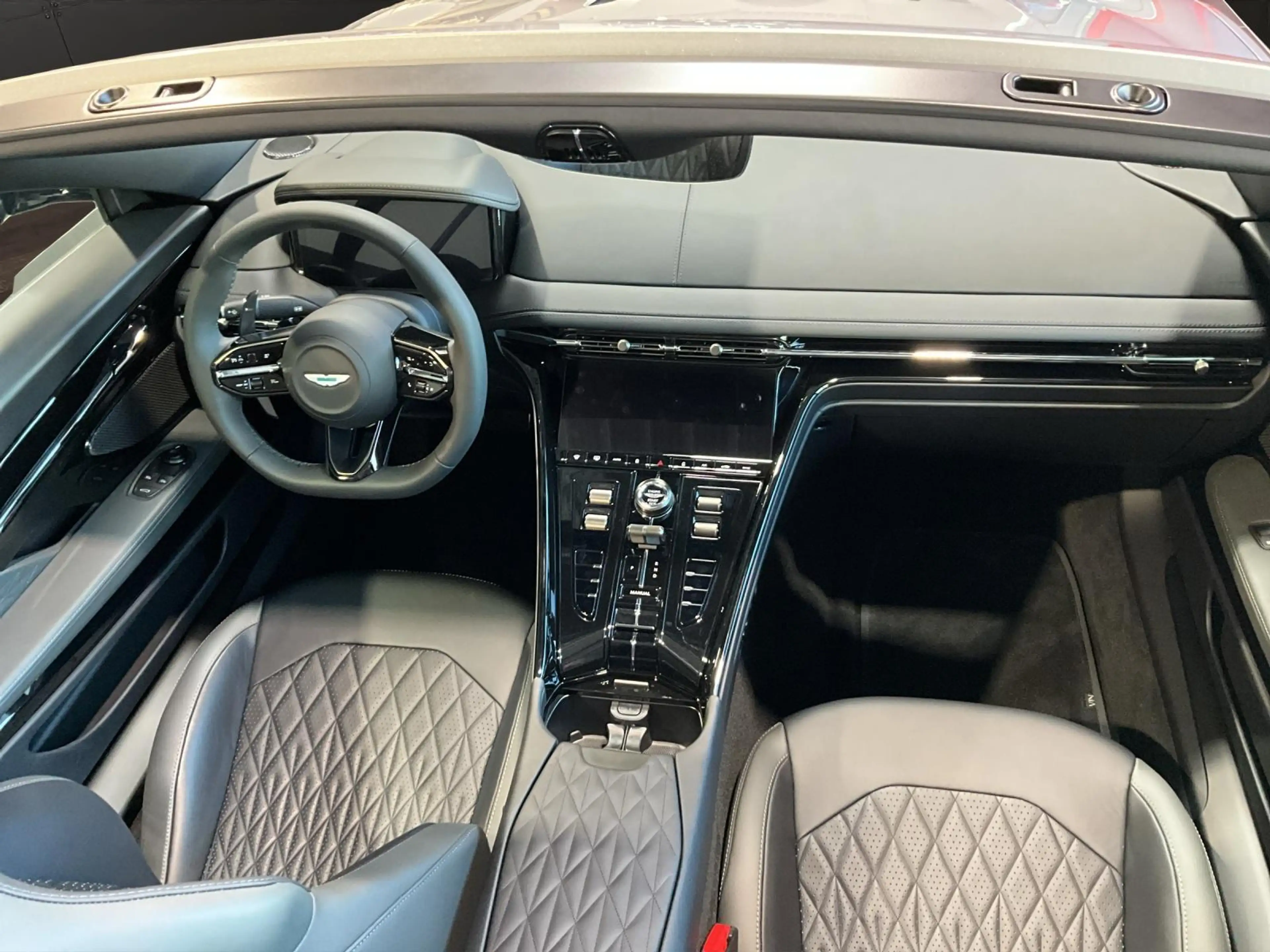 Aston Martin DB12 Volante Roadster*MATRIX-LED*360°*21"* — photo 8