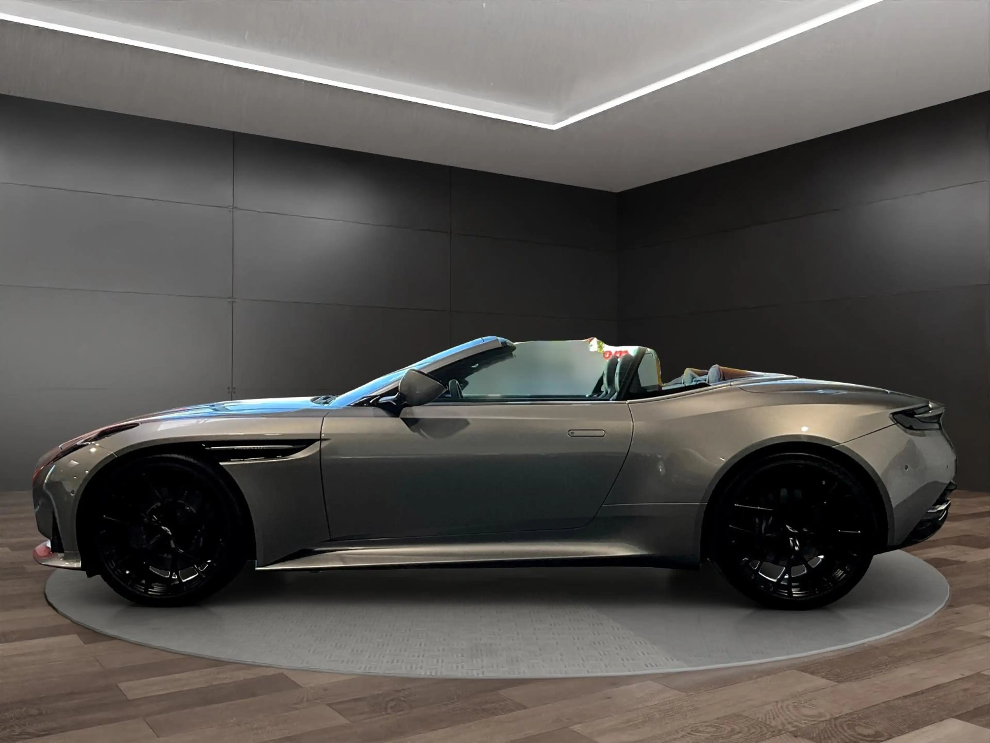 Aston Martin DB12 Volante Roadster*MATRIX-LED*360°*21"* — photo 5