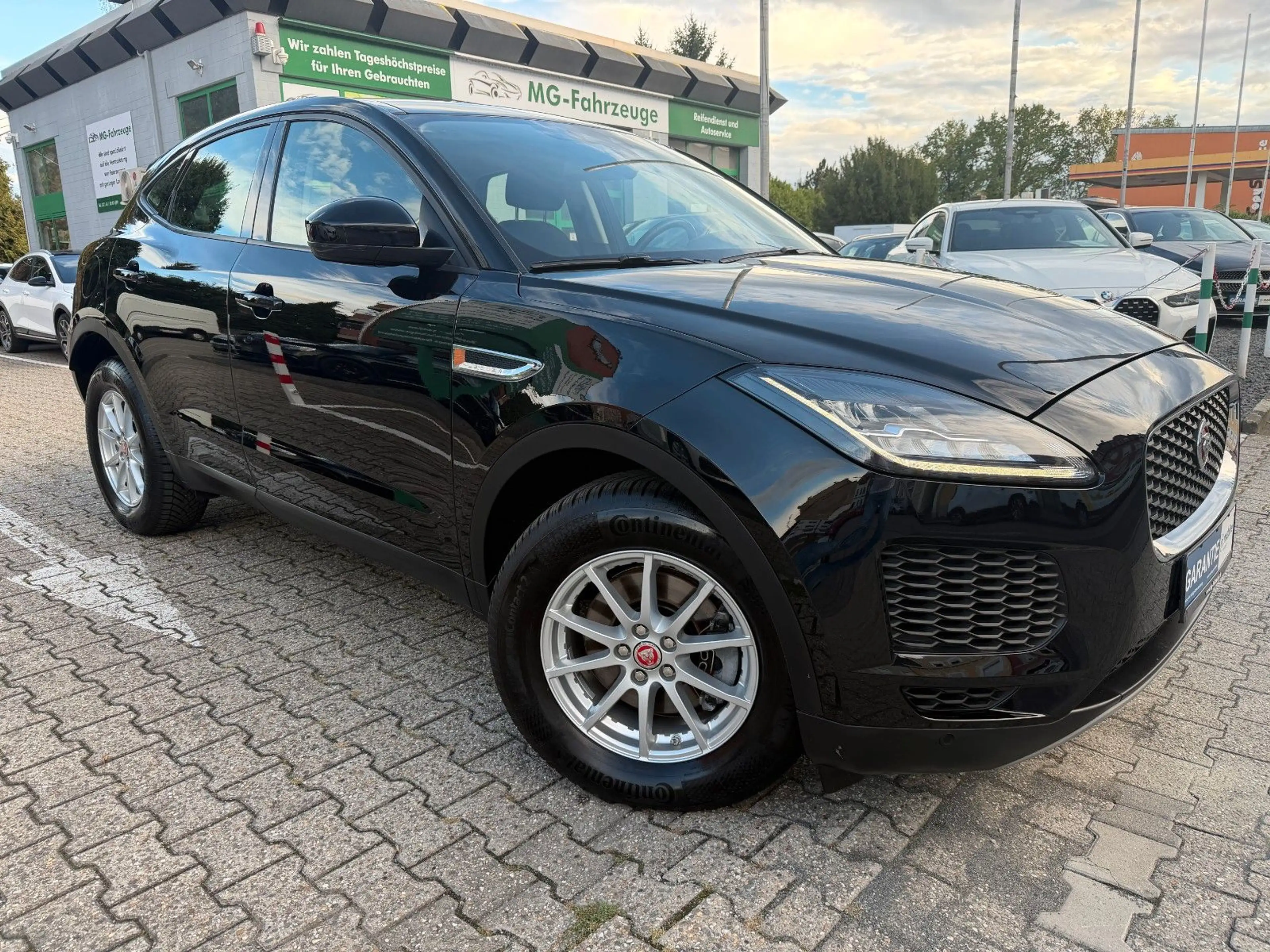 Jaguar E-Pace E-PACE Basis AWD NAVI KAMERA — photo 2