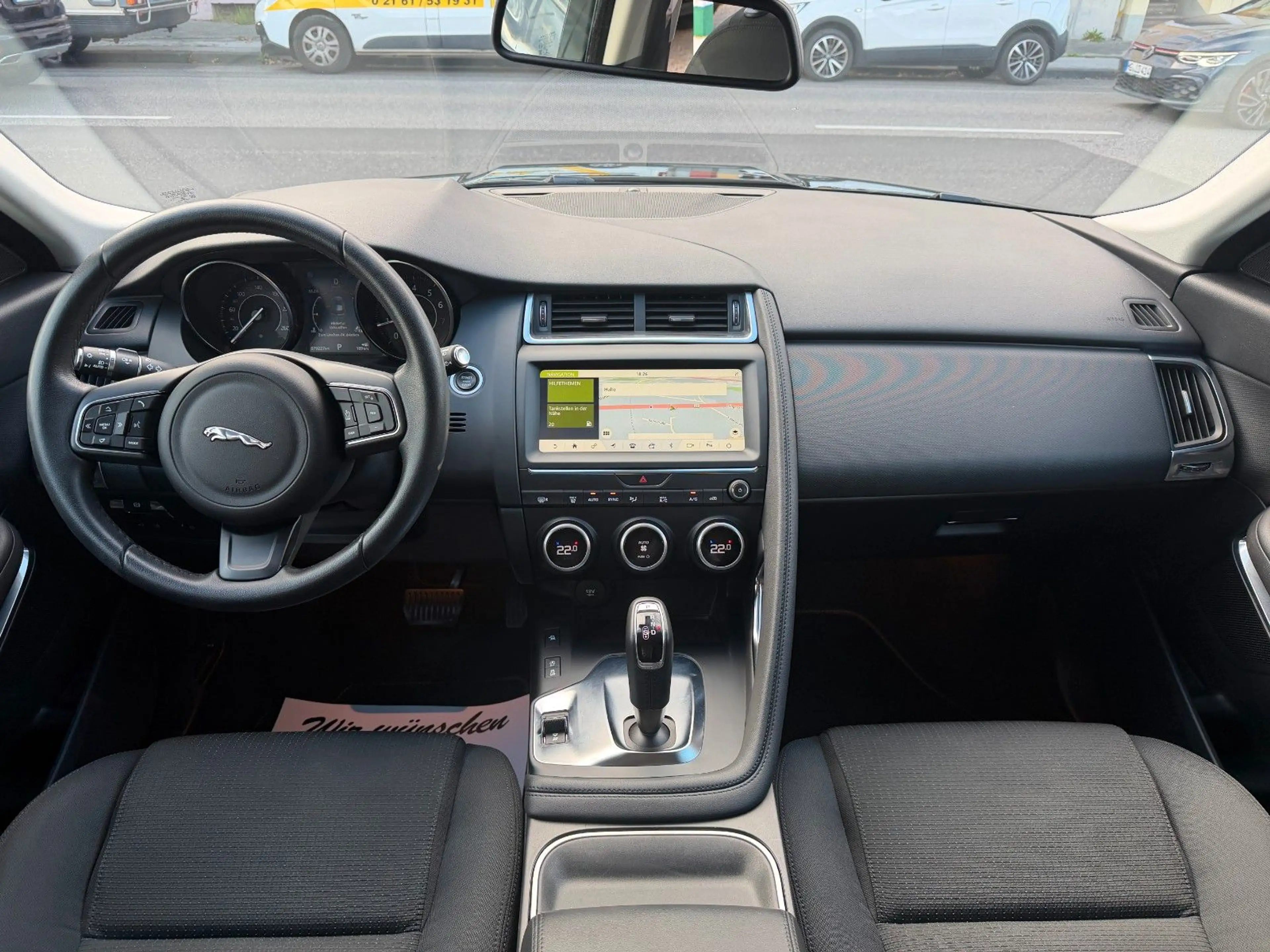 Jaguar E-Pace E-PACE Basis AWD NAVI KAMERA — photo 11