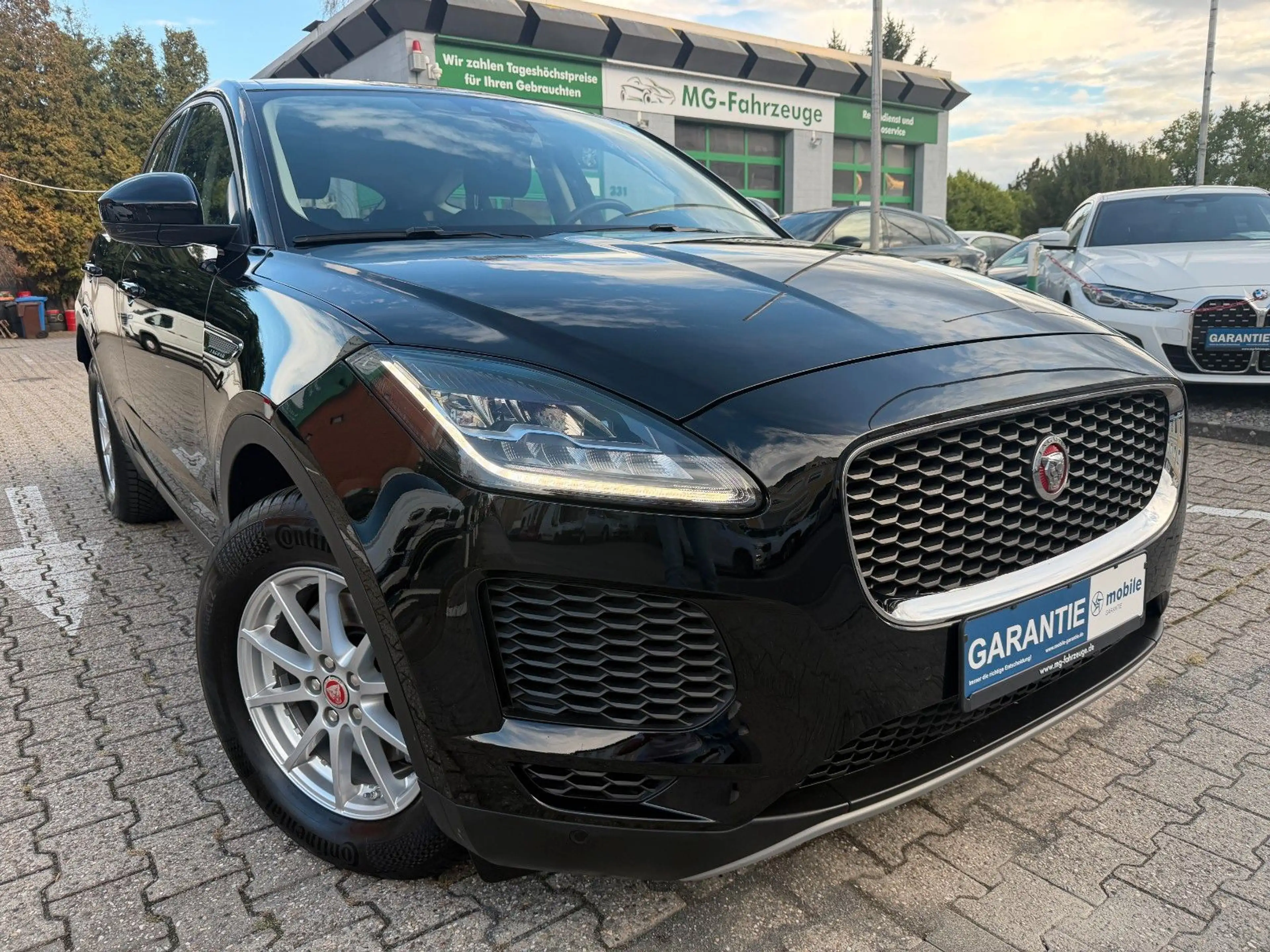 Jaguar E-Pace E-PACE Basis AWD NAVI KAMERA