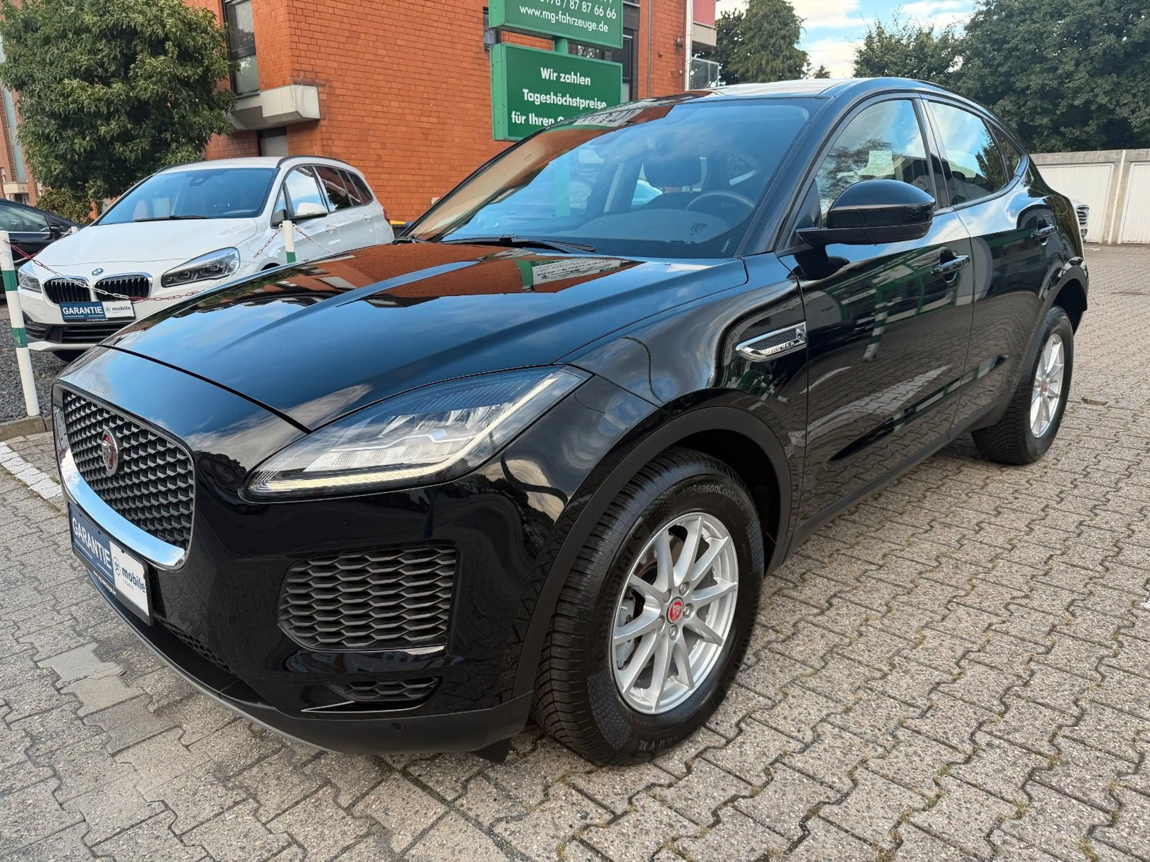 Jaguar E-Pace E-PACE Basis AWD NAVI KAMERA — photo 7