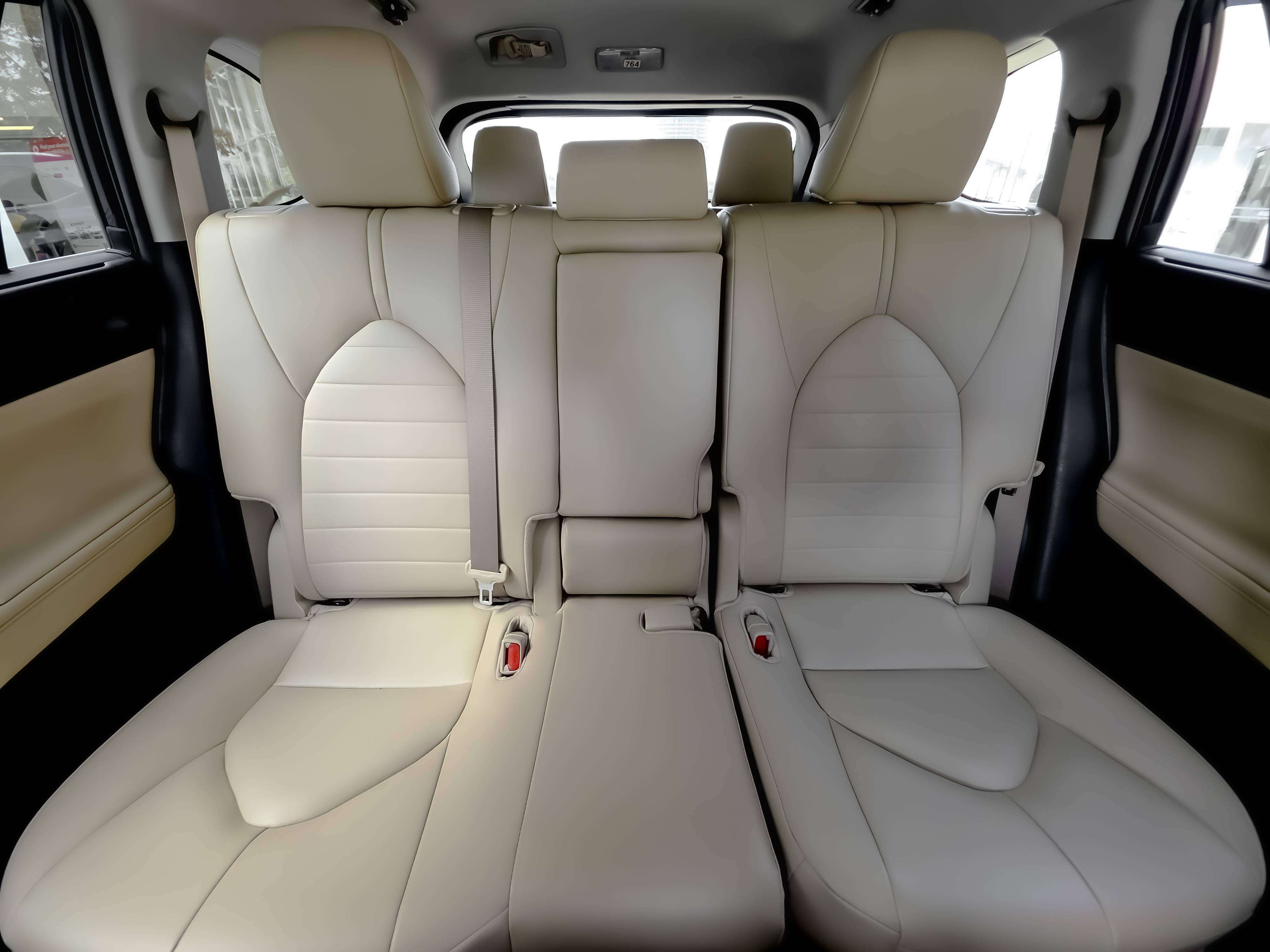 used 2024 Toyota Highlander car, priced at $46,995