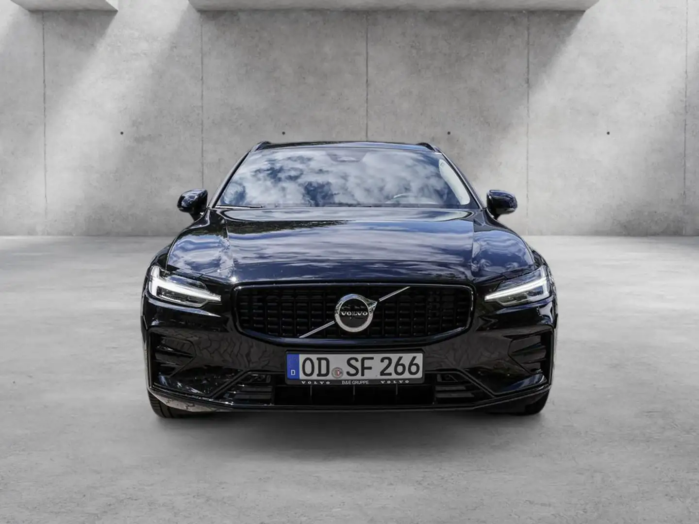Volvo V60 B4 Plus Dark Navi Kam SHZ LH ACC BLIS Schwarz - 2