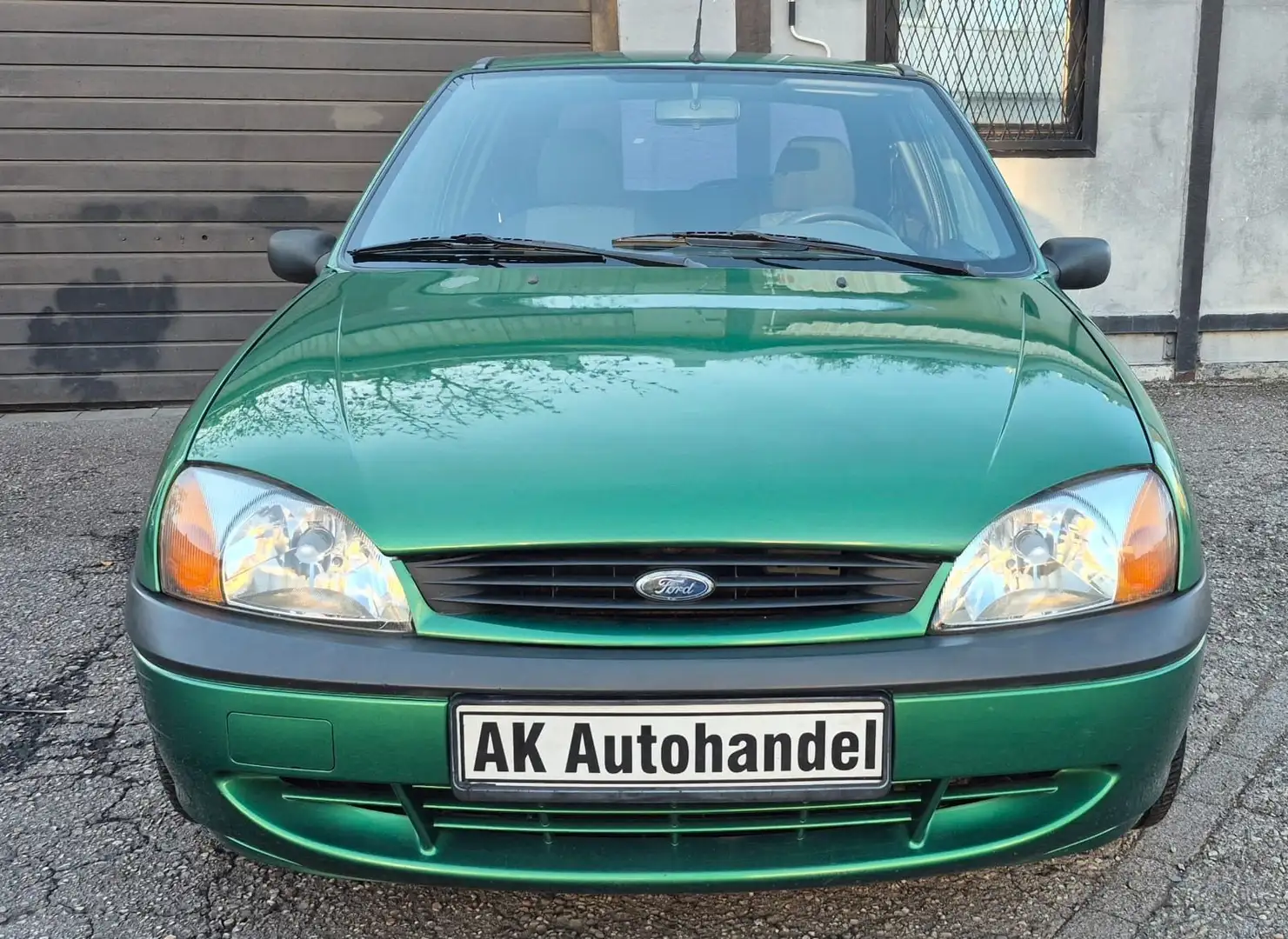Ford Fiesta 1.3 44 kW Ghia Klima Verde - 2