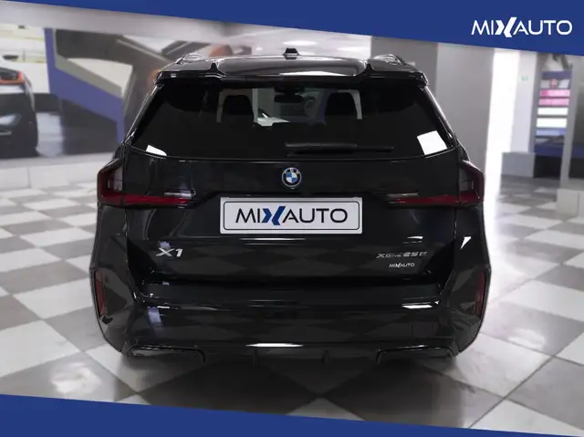 BMW X1 view 4