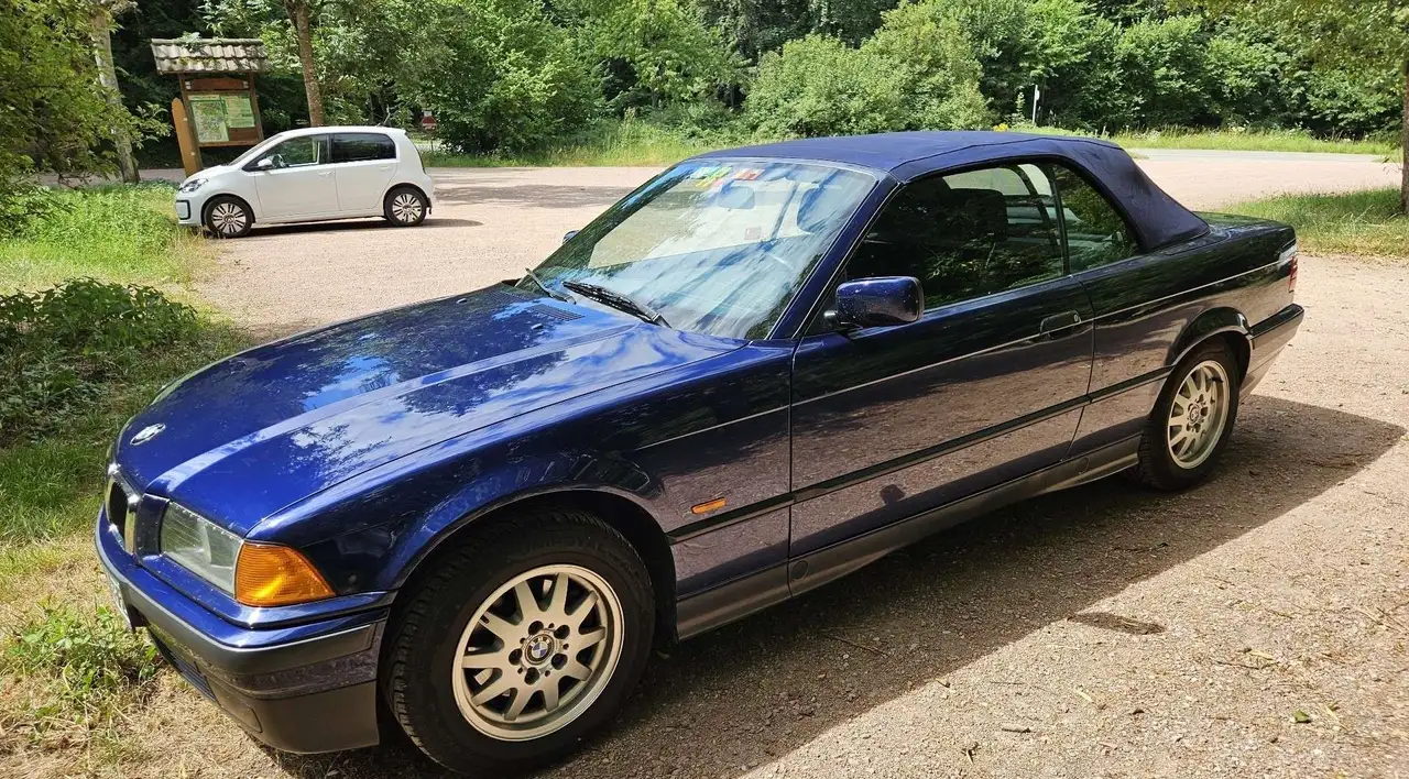 BMW 320i, foto 12