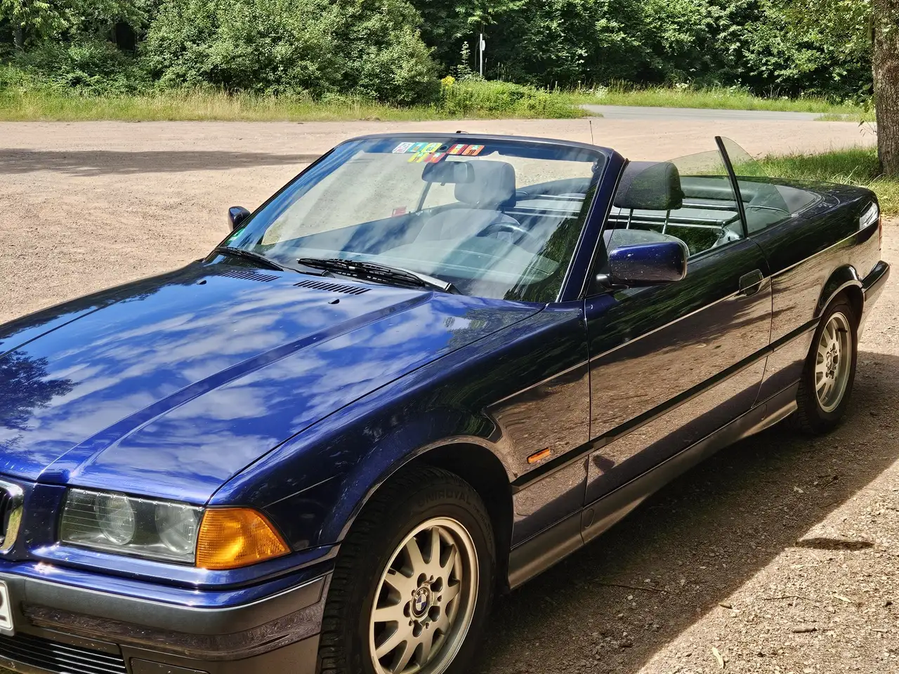 BMW 320i, foto 2