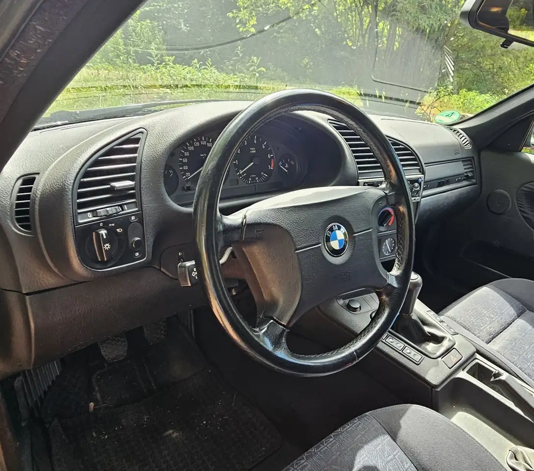 BMW 320i, foto 7