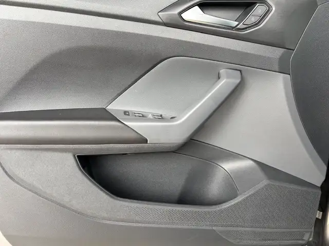 Volkswagen T-Cross view 11