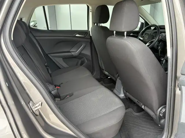 Volkswagen T-Cross view 8