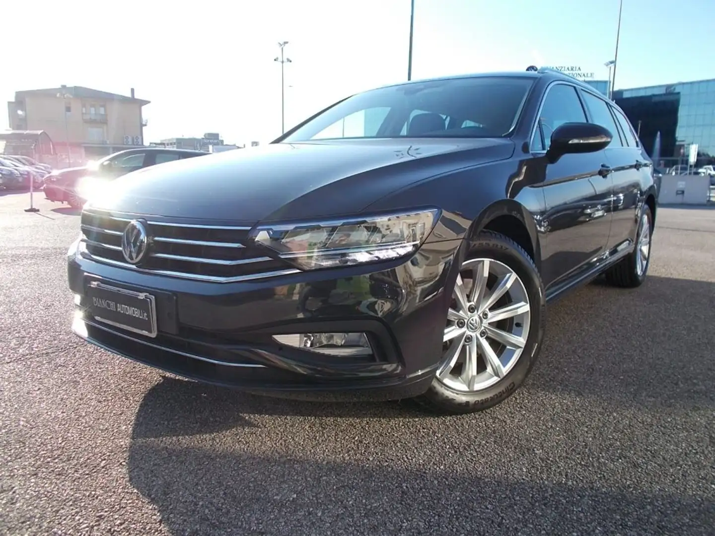 Volkswagen Passat Variant 1.6 TDI SCR DSG Business BMT Gris - 2