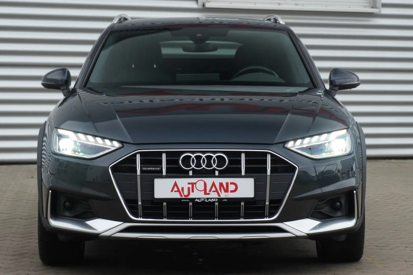 Audi A4 Avant allroad 40 TDI Aut. LED Navi AHK Gris - 2