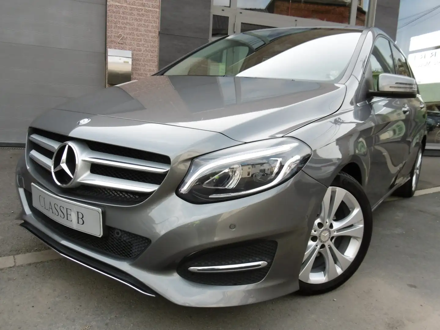 Mercedes-Benz B 180 d Gris - 1