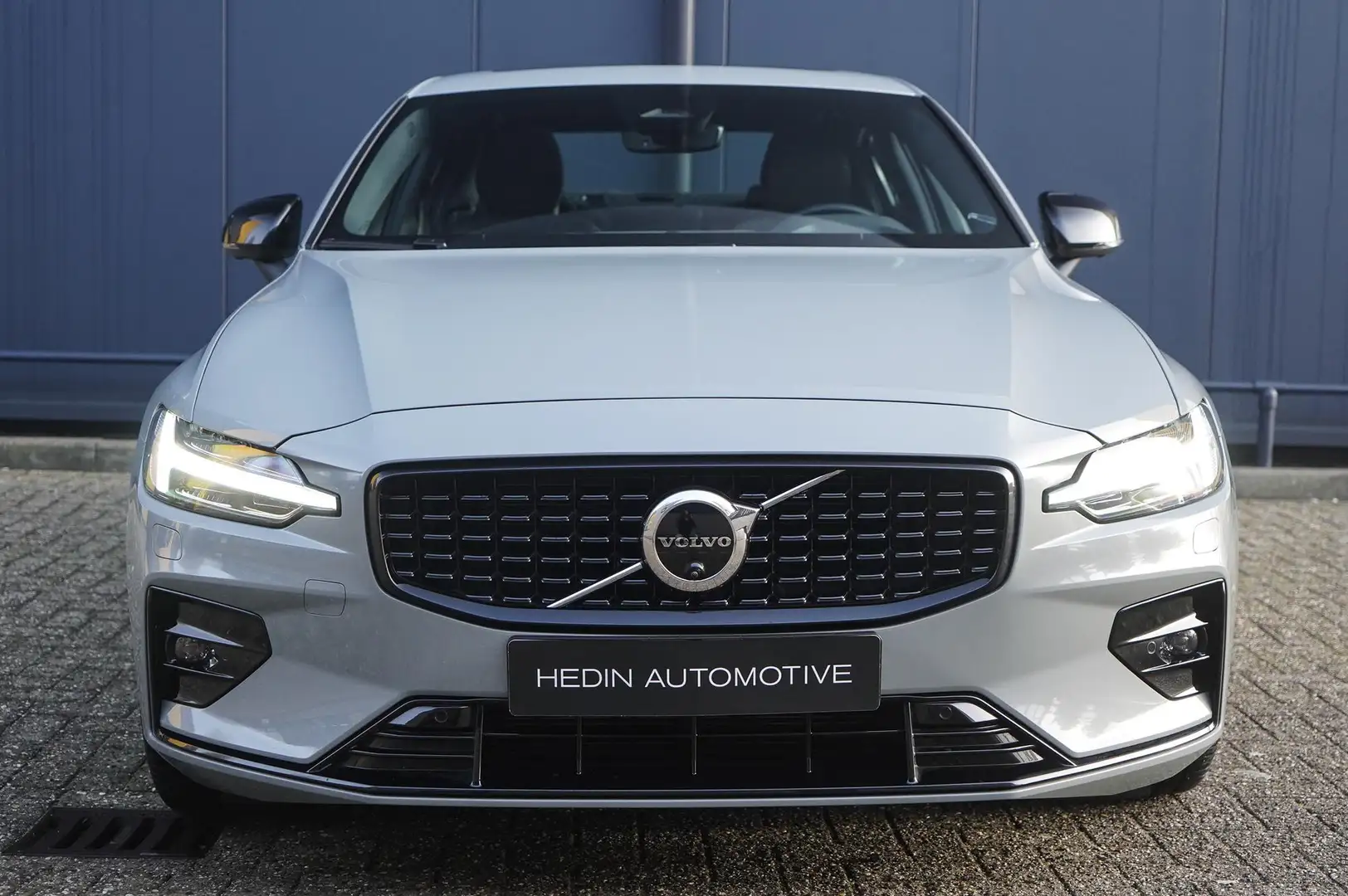 Volvo S60 2.0 B4 Plus Dark | 360 camera | Lighting | Standka Gris - 2