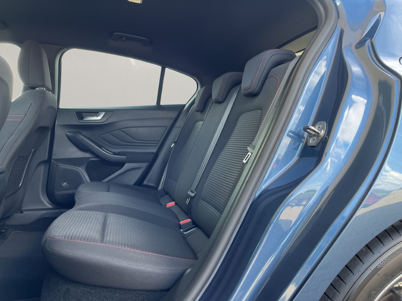 Ford Focus 1.5 EcoBlue ST-Line *KAMERA SHZ* — photo 11